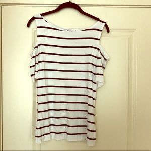 Slit shoulder black and white striped shirt